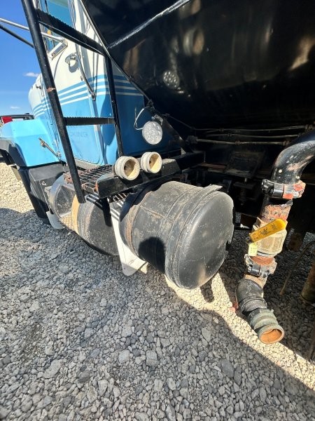  1998 Mack RD688S at Conquest Equipment 