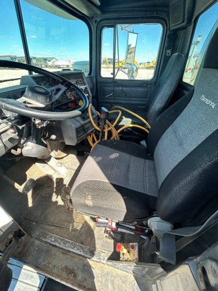  1998 Mack RD688S at Conquest Equipment 