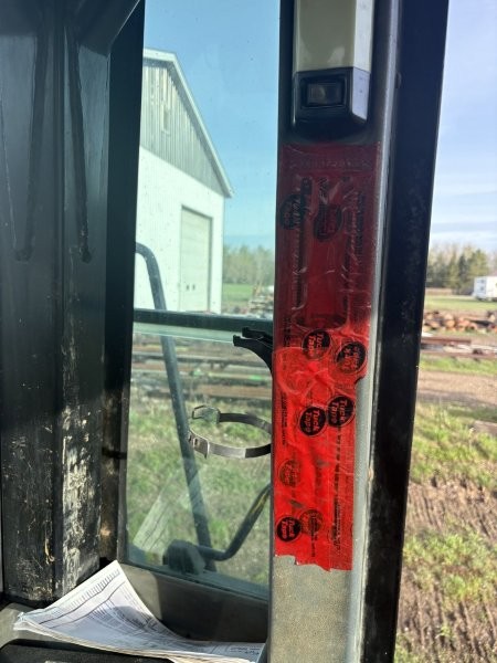  2001 CAT 950G at Conquest Equipment Manitoba