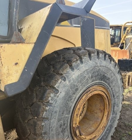  2001 CAT 950G at Conquest Equipment Manitoba