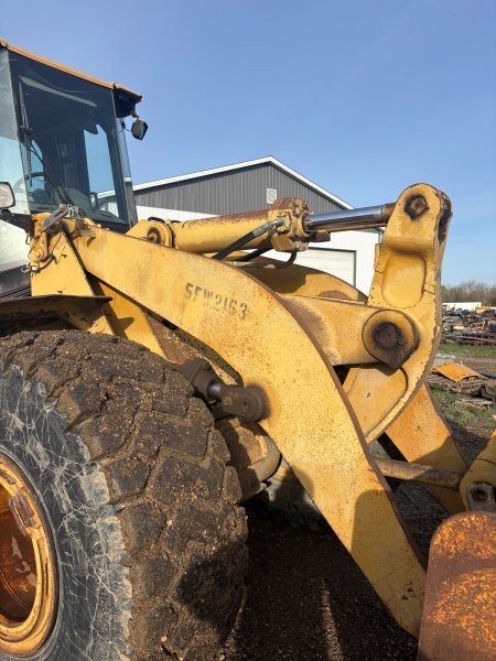  2001 CAT 950G at Conquest Equipment Manitoba