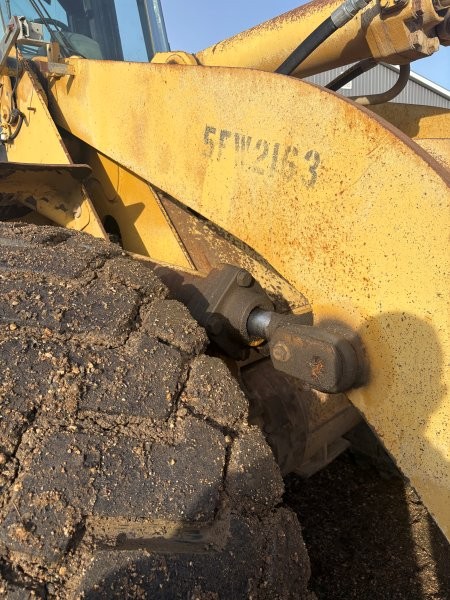  2001 CAT 950G at Conquest Equipment Manitoba