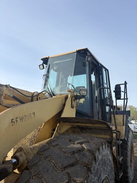  2001 CAT 950G at Conquest Equipment Manitoba