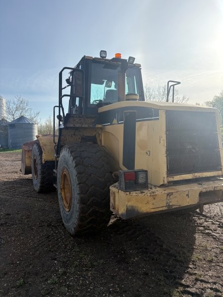  2001 CAT 950G at Conquest Equipment Manitoba