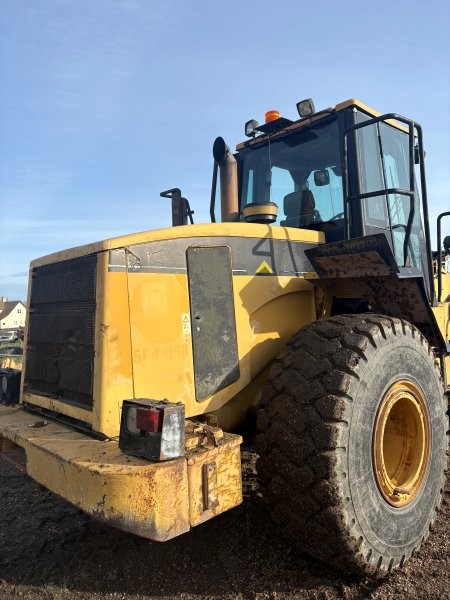  2001 CAT 950G at Conquest Equipment Manitoba