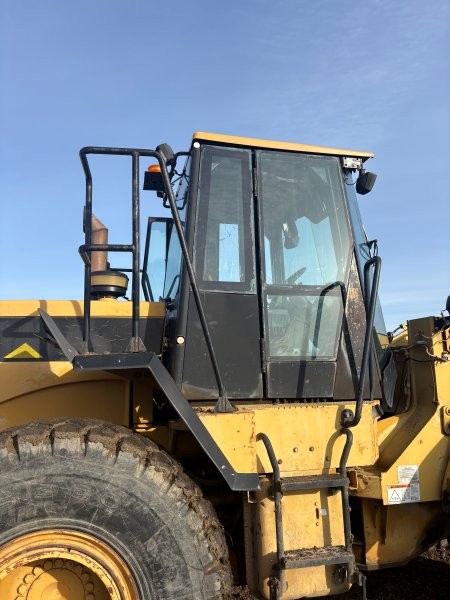  2001 CAT 950G at Conquest Equipment Manitoba