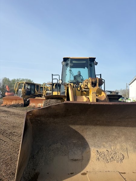  2001 CAT 950G at Conquest Equipment Manitoba