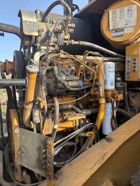  2001 CAT 950G at Conquest Equipment Manitoba