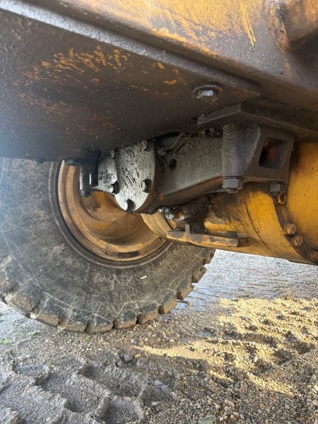  2001 CAT 950G at Conquest Equipment Manitoba