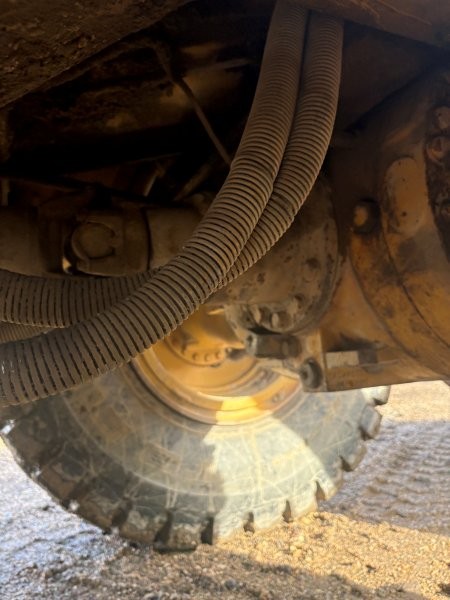  2001 CAT 950G at Conquest Equipment Manitoba
