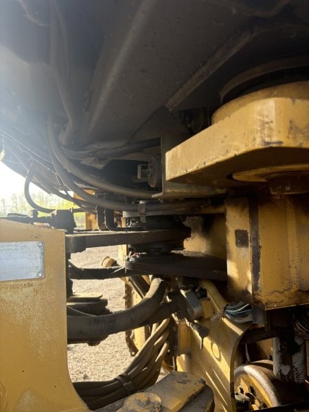  2001 CAT 950G at Conquest Equipment Manitoba