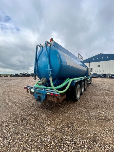  2004 Freightliner Water Truck at Conquest Equipment 