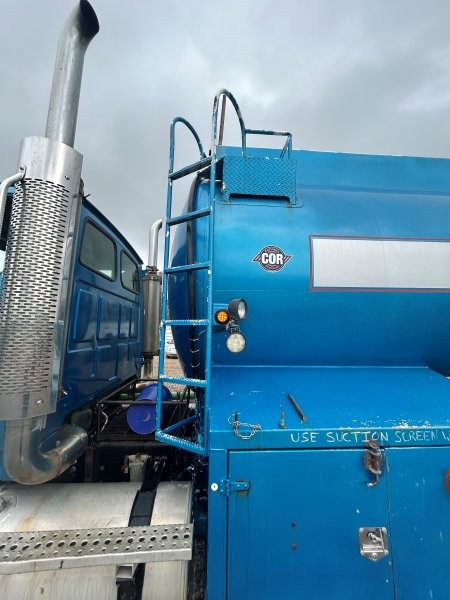  2004 Freightliner Water Truck at Conquest Equipment 