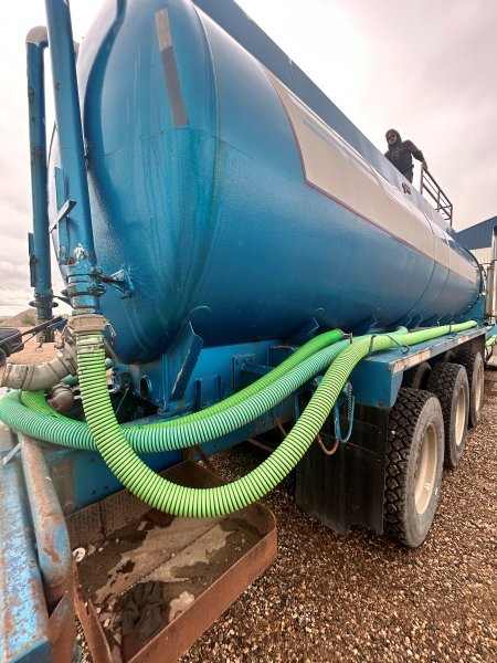  2004 Freightliner Water Truck at Conquest Equipment 