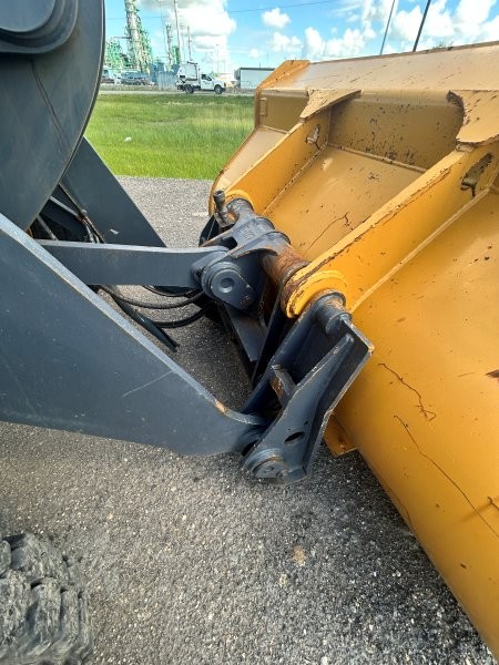  2014 DEERE 524K at Conquest Equipment Saskatchewan