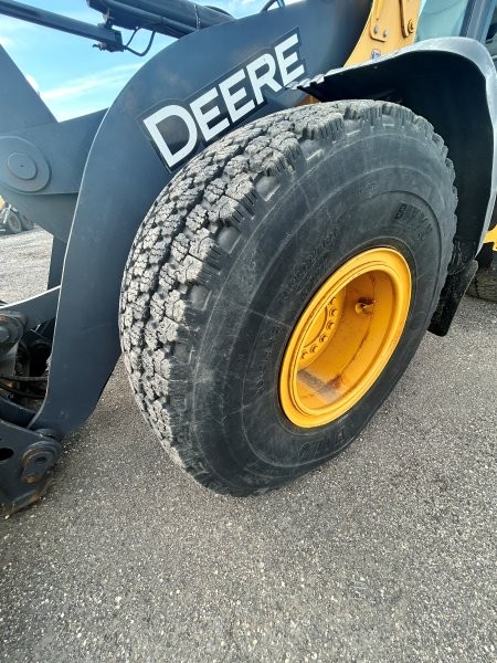  2014 DEERE 524K at Conquest Equipment Saskatchewan