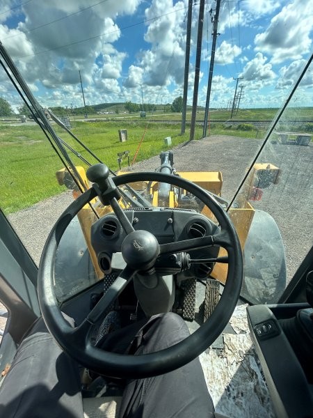  2014 DEERE 524K at Conquest Equipment Saskatchewan