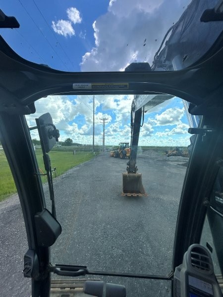  2018 DEERE 180G at Conquest Equipment Saskatchewan
