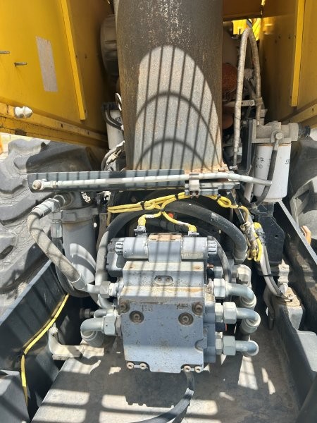  2018 DEERE 180G at Conquest Equipment Saskatchewan