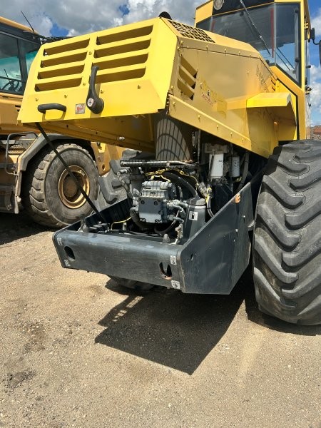  2018 DEERE 180G at Conquest Equipment Saskatchewan