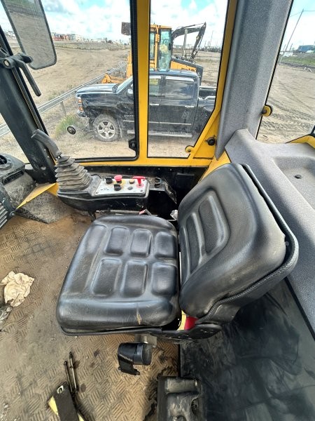  2018 DEERE 180G at Conquest Equipment Saskatchewan