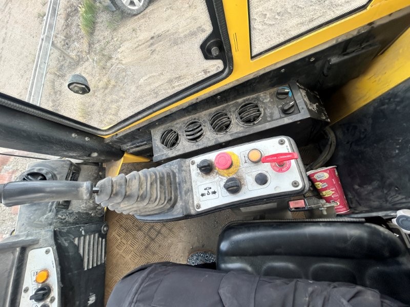  2018 DEERE 180G at Conquest Equipment Saskatchewan