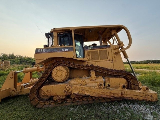  1997 CAT D8R at Conquest Equipment Manitoba