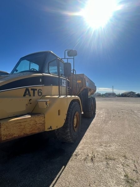  2004 CAT 725 at Conquest Equipment Manitoba