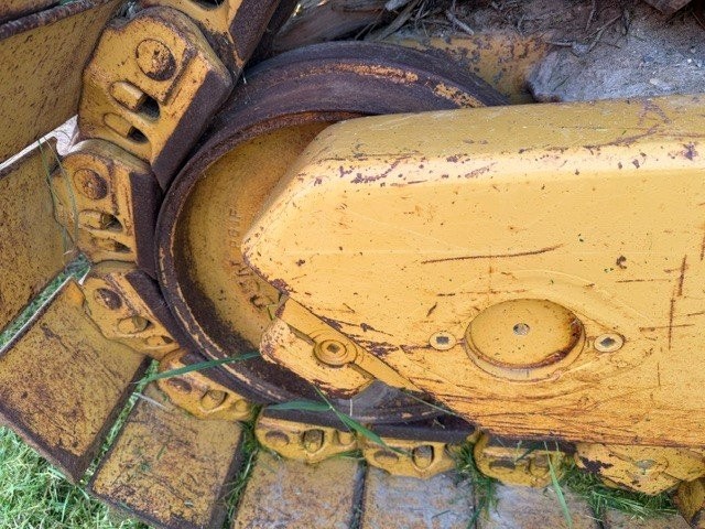  1997 CAT D8R at Conquest Equipment Manitoba
