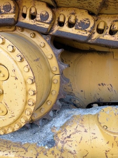  1997 CAT D8R at Conquest Equipment Manitoba