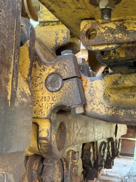  1998 CAT D8R at Conquest Equipment Manitoba