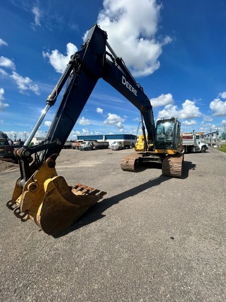  2018 DEERE 180G at Conquest Equipment Saskatchewan