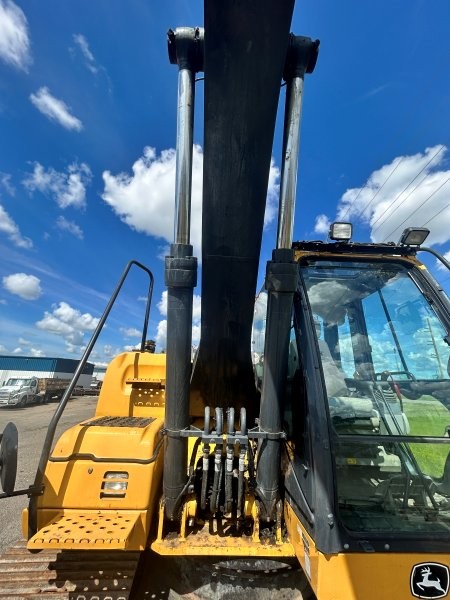  2018 DEERE 180G at Conquest Equipment Saskatchewan