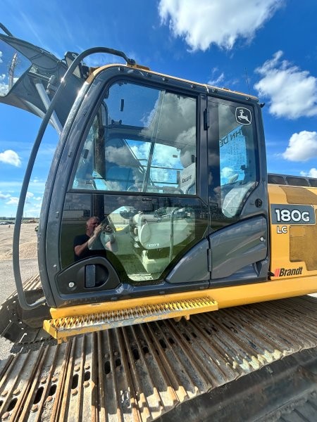  2018 DEERE 180G at Conquest Equipment Saskatchewan
