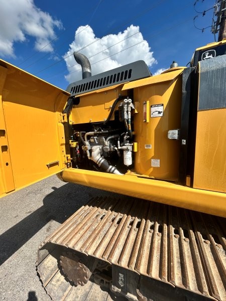  2018 DEERE 180G at Conquest Equipment Saskatchewan