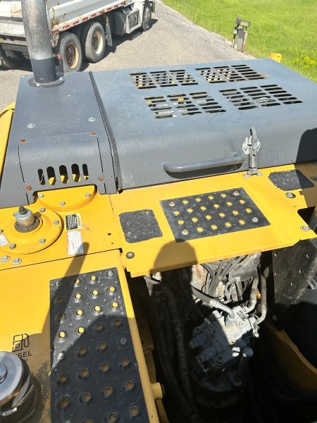  2018 DEERE 180G at Conquest Equipment Saskatchewan