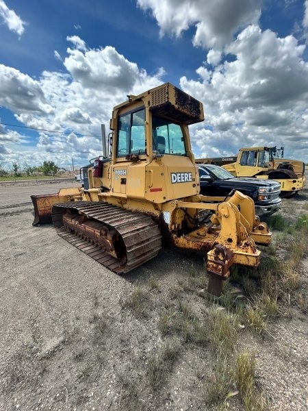  2003 DEERE 700H at Conquest Equipment Saskatchewan