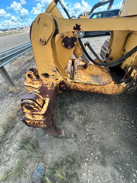  2003 DEERE 700H at Conquest Equipment Saskatchewan