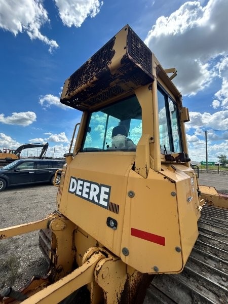  2003 DEERE 700H at Conquest Equipment Saskatchewan