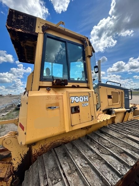  2003 DEERE 700H at Conquest Equipment Saskatchewan