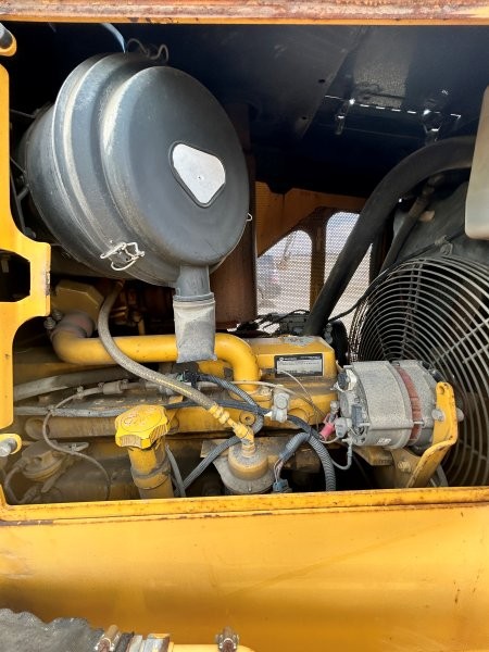  2003 DEERE 700H at Conquest Equipment Saskatchewan