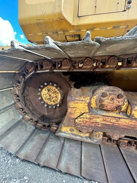  2003 DEERE 700H at Conquest Equipment Saskatchewan