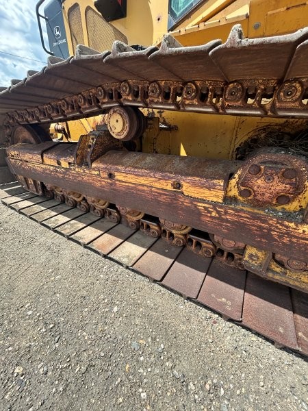 2003 DEERE 700H at Conquest Equipment Saskatchewan