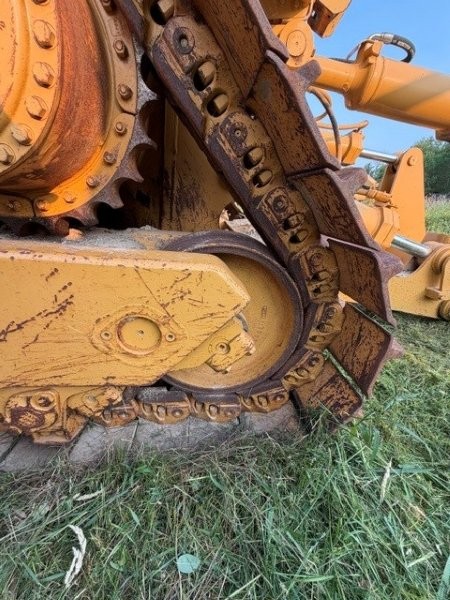  1997 CAT D8R at Conquest Equipment Manitoba