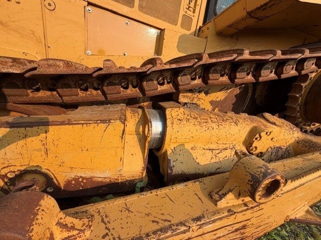  1998 CAT D8R at Conquest Equipment Manitoba