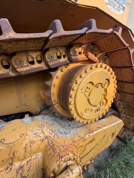  1997 CAT D8R at Conquest Equipment Manitoba