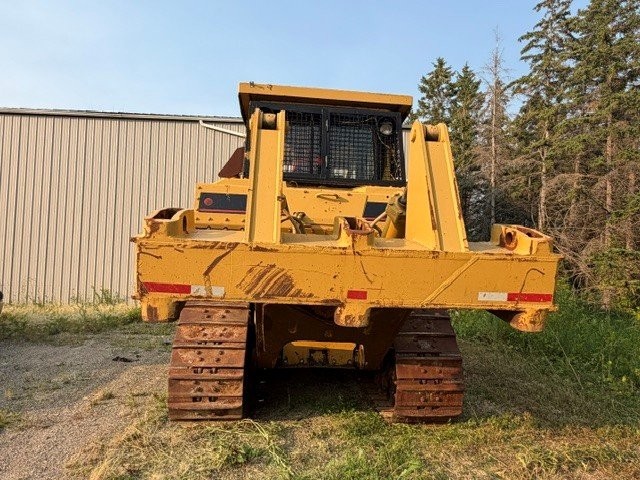  1998 CAT D8R at Conquest Equipment Manitoba