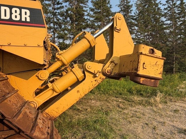  1998 CAT D8R at Conquest Equipment Manitoba