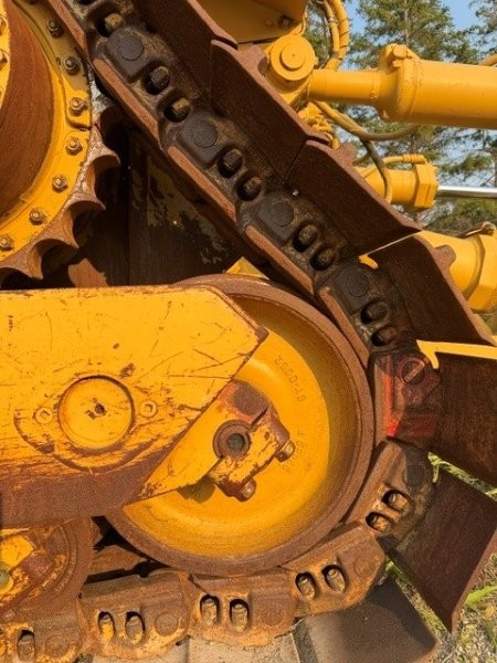  1998 CAT D8R at Conquest Equipment Manitoba