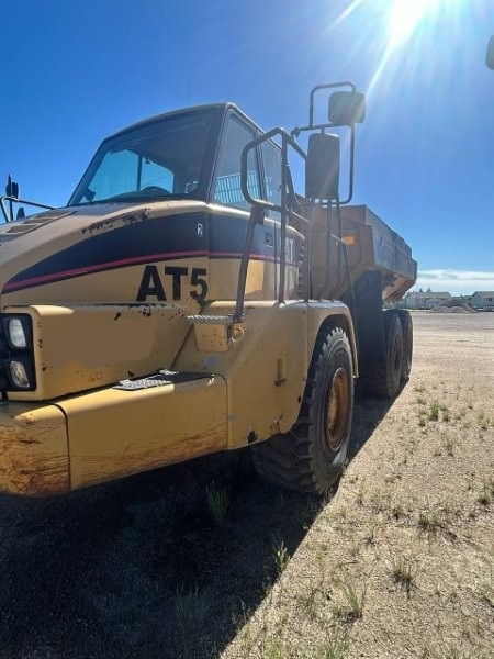  2004 CAT 725 at Conquest Equipment Manitoba